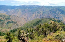 The Buck Creek Loop Hike has long, sweeping views east over Hells Canyon to the Seven Devils Range.